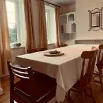 Wonderful Town House Where Are Current President Connolly Has Stayed While Visiting Town 別荘