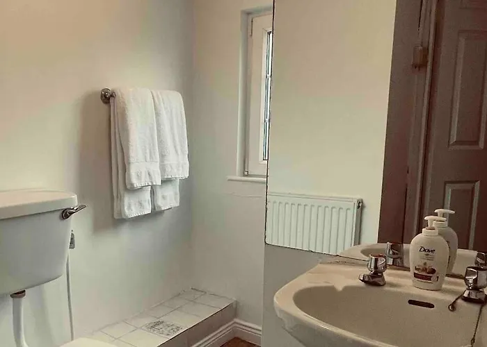 Дом отдыха Wonderful Town House Where Are Current President Connolly Has Stayed While Visiting Town *