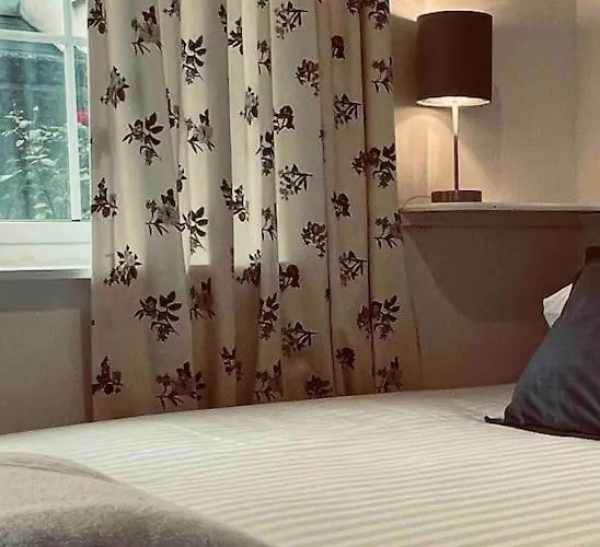 Wonderful Town House Where Are Current President Connolly Has Stayed While Visiting Town Дом отдыха *